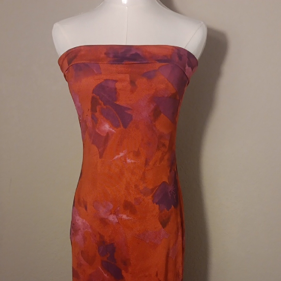 NWT. Pretty Garden Elegant Red and Purple Floral Bodycon Tube Party Dress - Picture 4 of 11